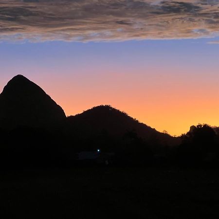 Ark Accommodation Glass House Mountains Esterno foto