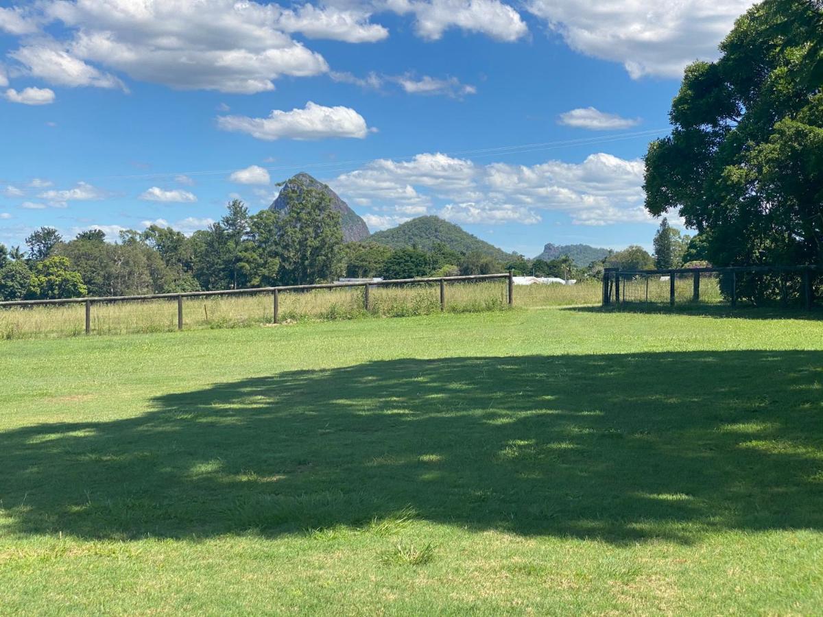 Ark Accommodation Glass House Mountains Esterno foto